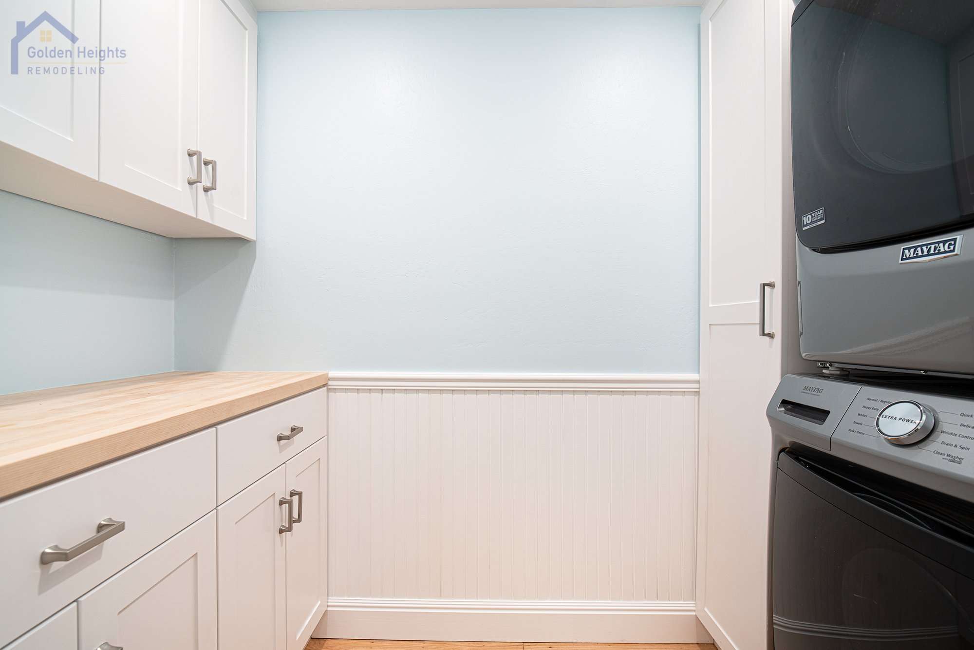 White Kitchen Cabinet