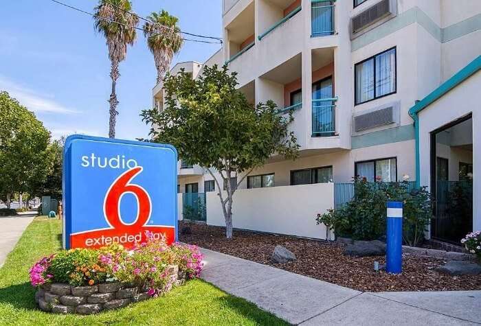 Exterior of Studio 6 Concord, CA